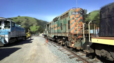 Locomotives and tracks in the Train scene